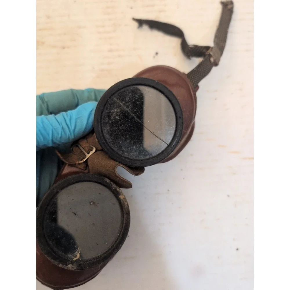 Vintage Glendale Optical Welding/Safety Goggles Maroon